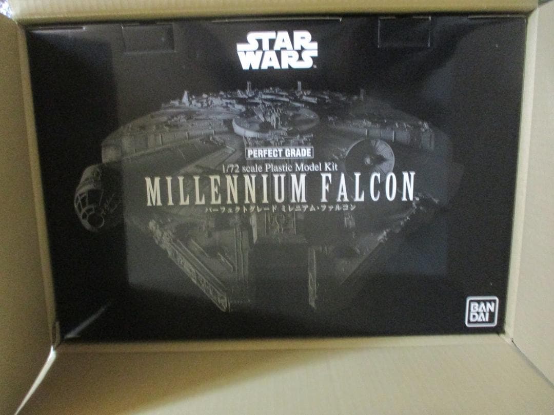 PG　1/72 ミレニアム・ファルコン プレミアムバンダイ