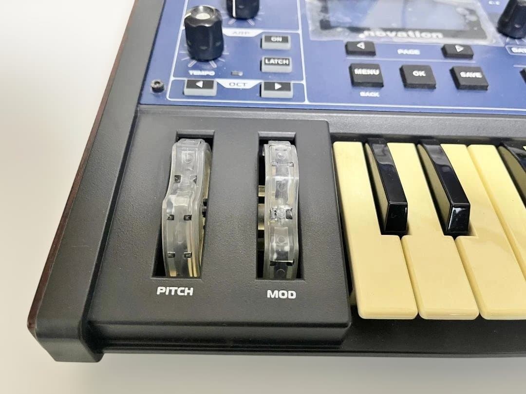 NOVATION MININOVA ボコーダー シンセサイザー 動作品