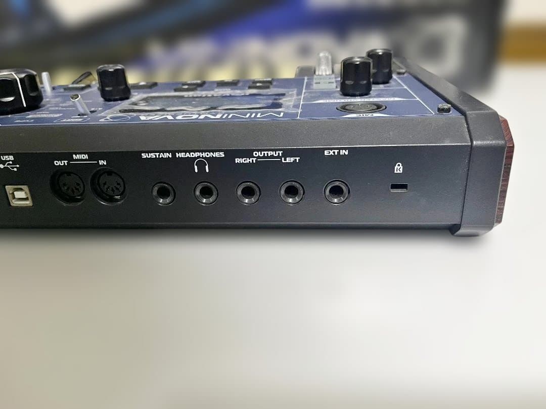 NOVATION MININOVA ボコーダー シンセサイザー 動作品