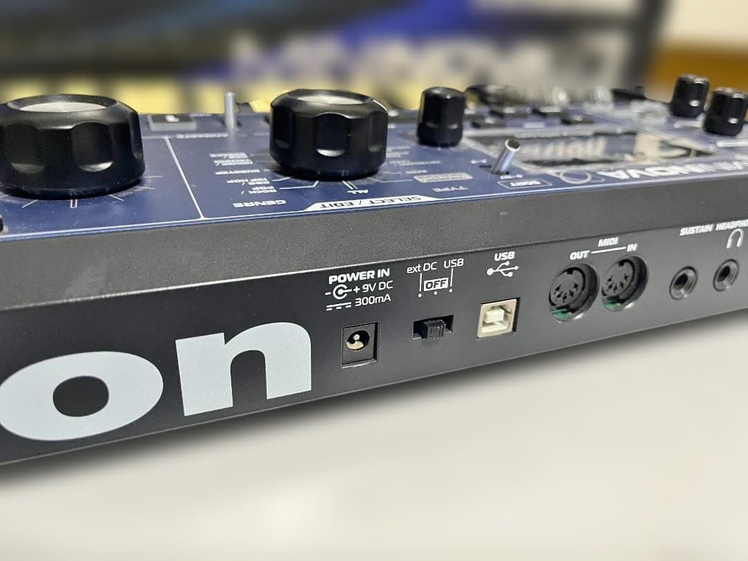 NOVATION MININOVA ボコーダー シンセサイザー 動作品