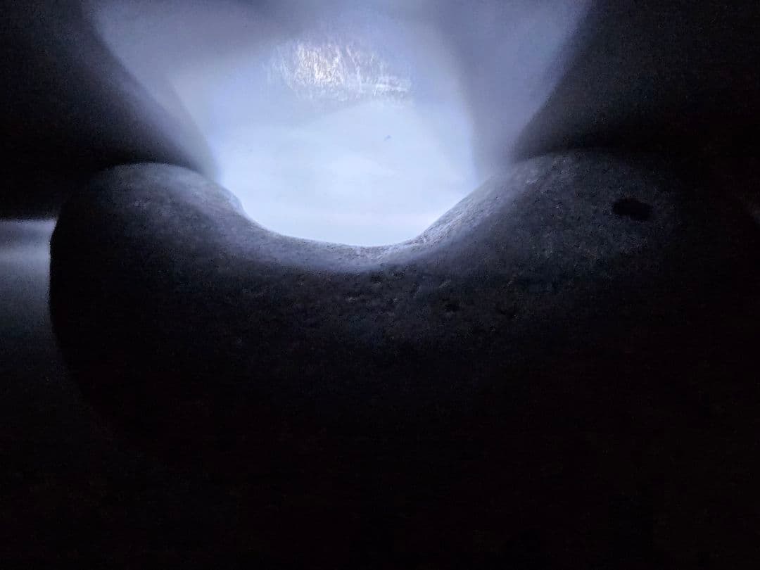 国石糸魚川産原石翡翠勾玉　勾玉から感じる•P.E.S.石　　流れる綺麗.勾玉/@