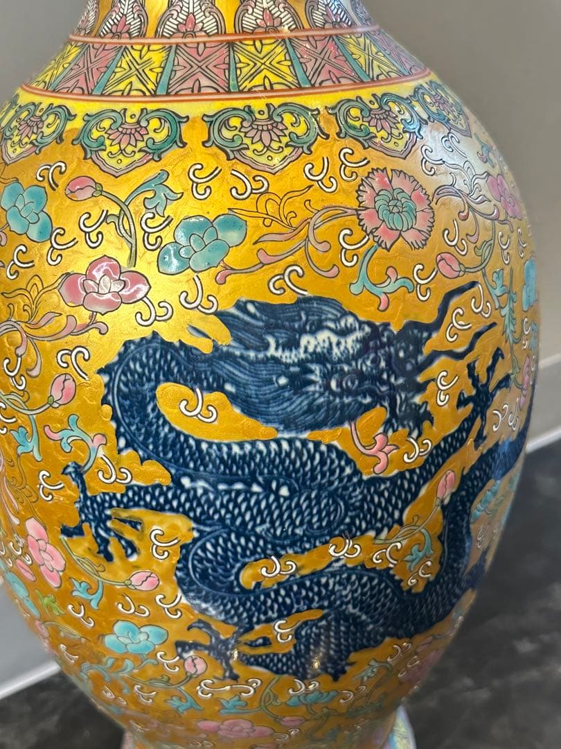 中国 清朝 大清乾隆年製 金彩 双龍文 大花瓶 骨董品 コレクション