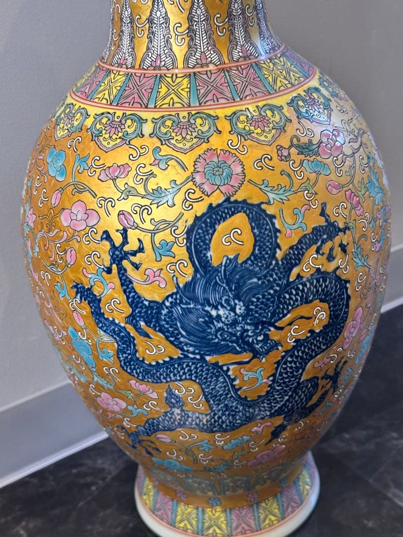 中国 清朝 大清乾隆年製 金彩 双龍文 大花瓶 骨董品 コレクション
