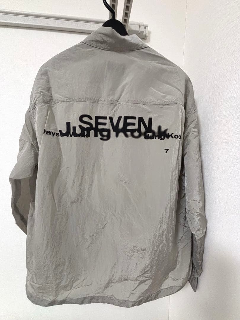 BTS JK/ジョングク「SEVEN」公式グッズ　ボタンシャツ　トレカ付