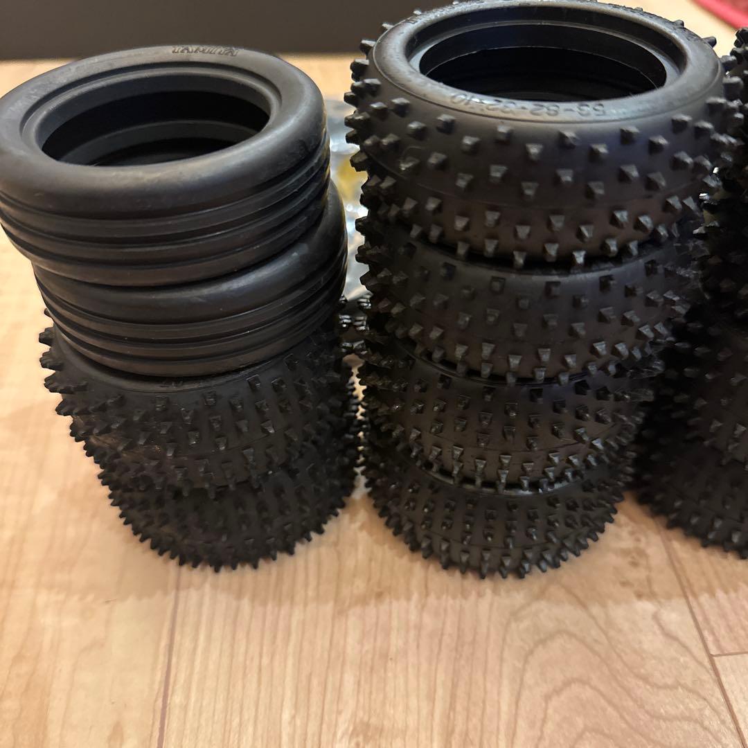 タミヤ　バギー用　スパイクタイヤセット 黒・黄・白