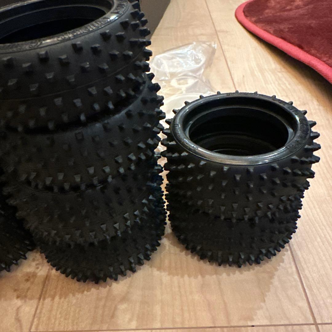 タミヤ　バギー用　スパイクタイヤセット 黒・黄・白