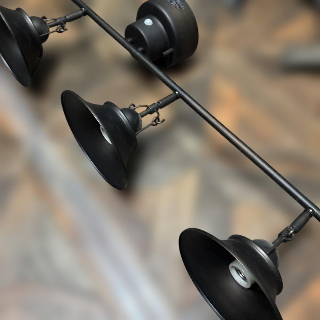 アイアン 4灯 シーリングライト　インダストリアル　パーツ欠けあり