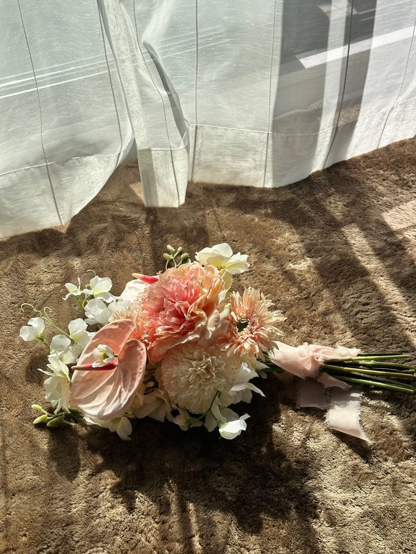 ピンクホワイトアートフラワー花束