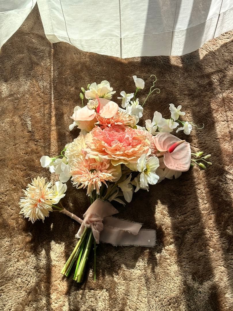 ピンクホワイトアートフラワー花束