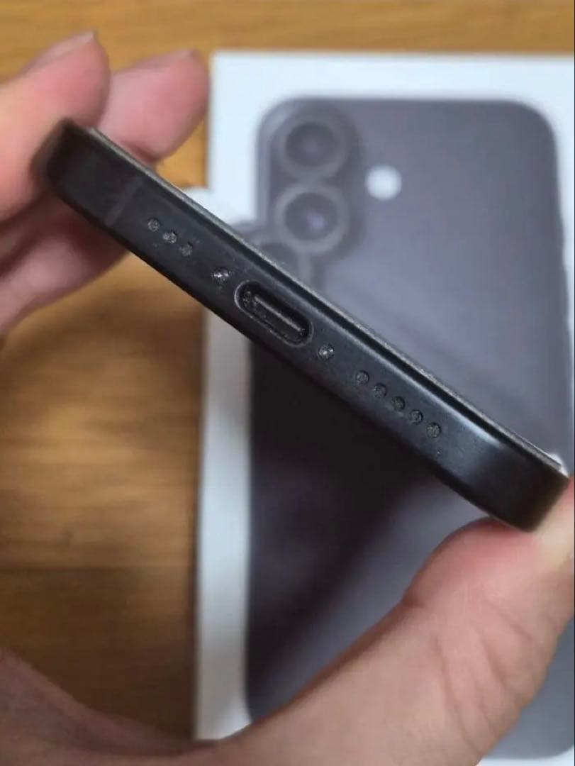 iPhone16SIMフリー ブラック バッテリー100%