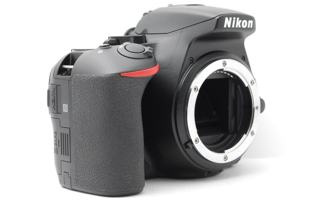 【極上品】Nikon D5600　WiFi　スマホ転送　自撮り　フルHD動画