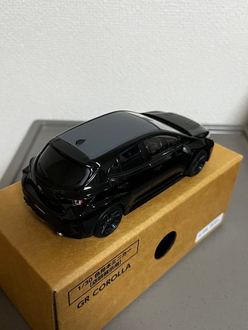 レア！GR COROLLA カラーサンプル ミニカー 1/30 ブラック
