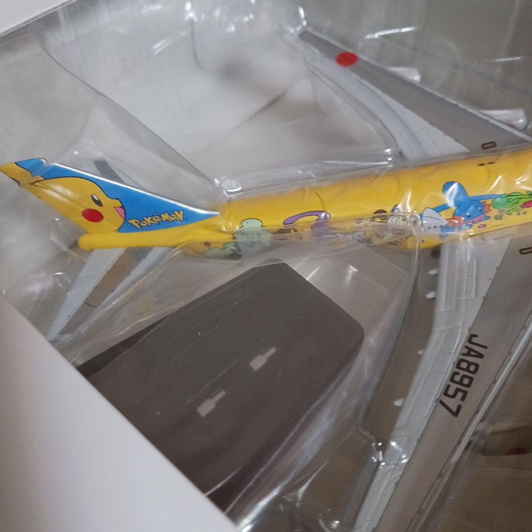 ANA BOEING 747-400 ピカチュウジャンボ NH40010