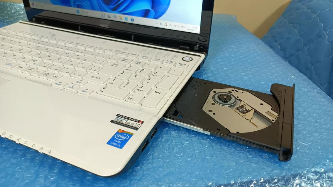 Blu-rayノートパソコンNEC Core i5 SSD128Gメモリ8G