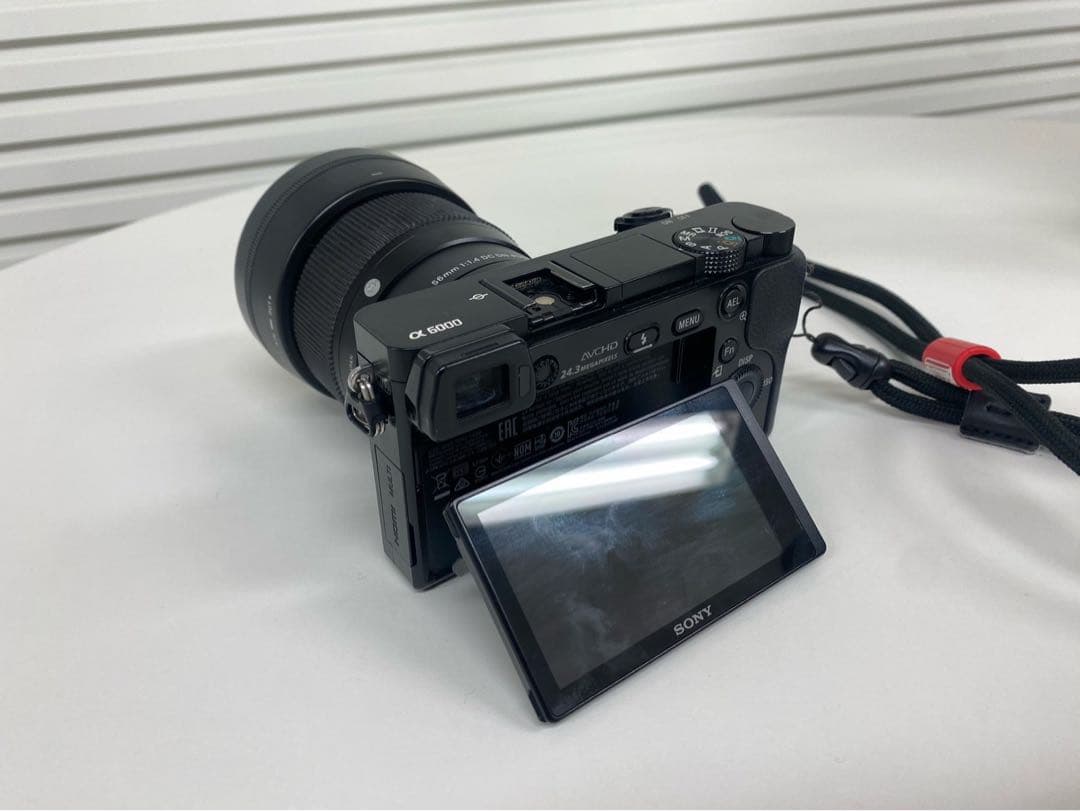 高性能一眼カメラSONY α6000＋SIGMA 56mm F1.4レンズセット