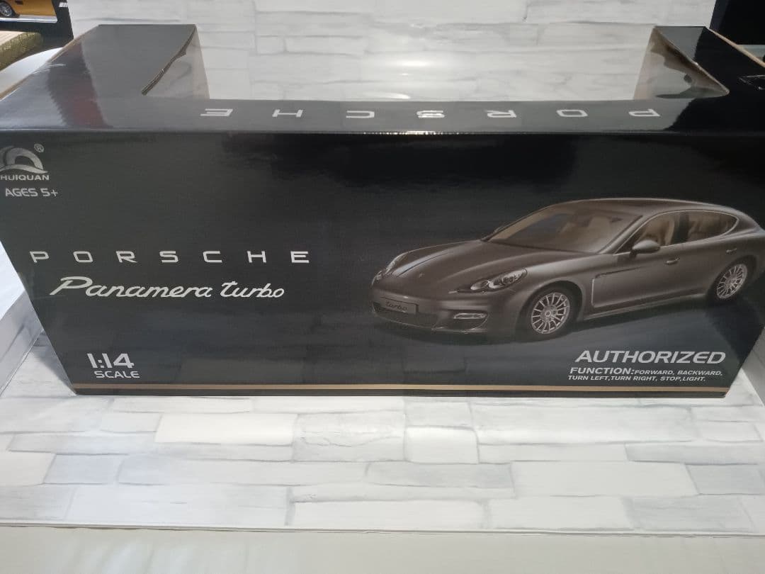 1/14 R/C　ポルシェ　パナメーラ　ターボ　ディーラー品　ミニカー　ホワイト
