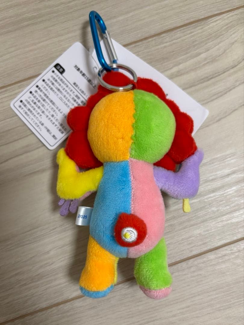 ミャクミャク　レインボー　立ち　カラビナ付き