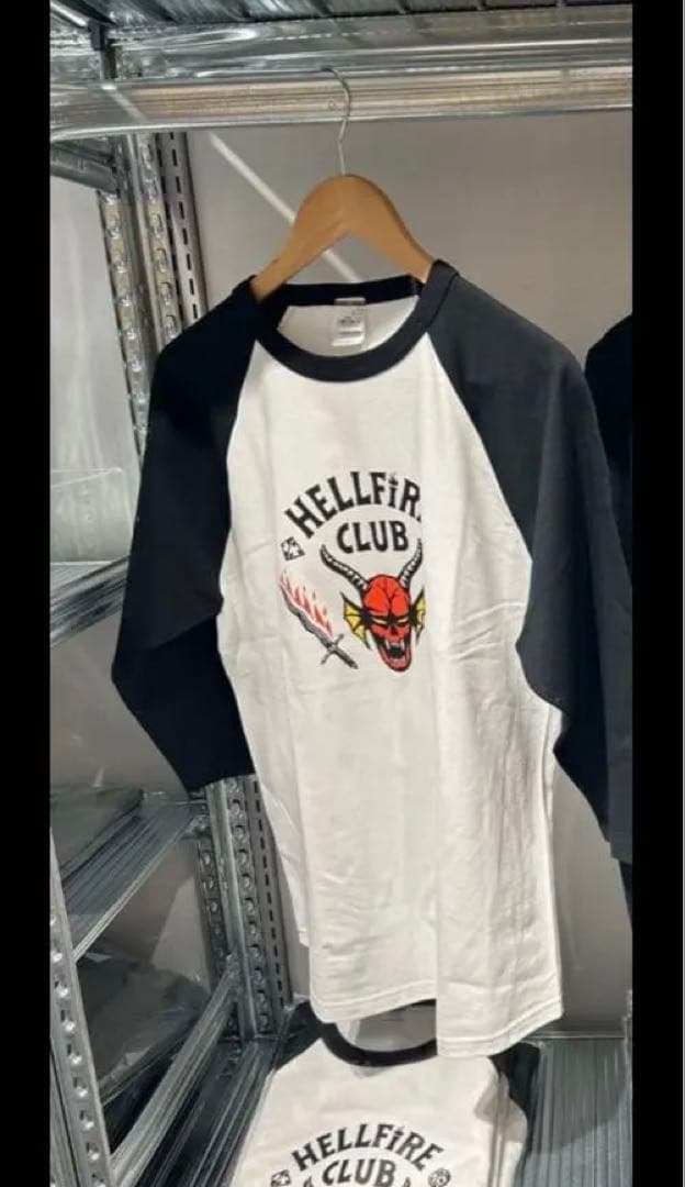 ストレンジャーシングス　公式　Tシャツ　ロフト　ヘルファイアークラブ　Lサイズ