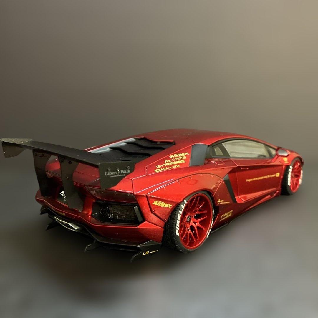 031 LBWK ランボルギーニ アヴェンタドール 1/18ミニカー