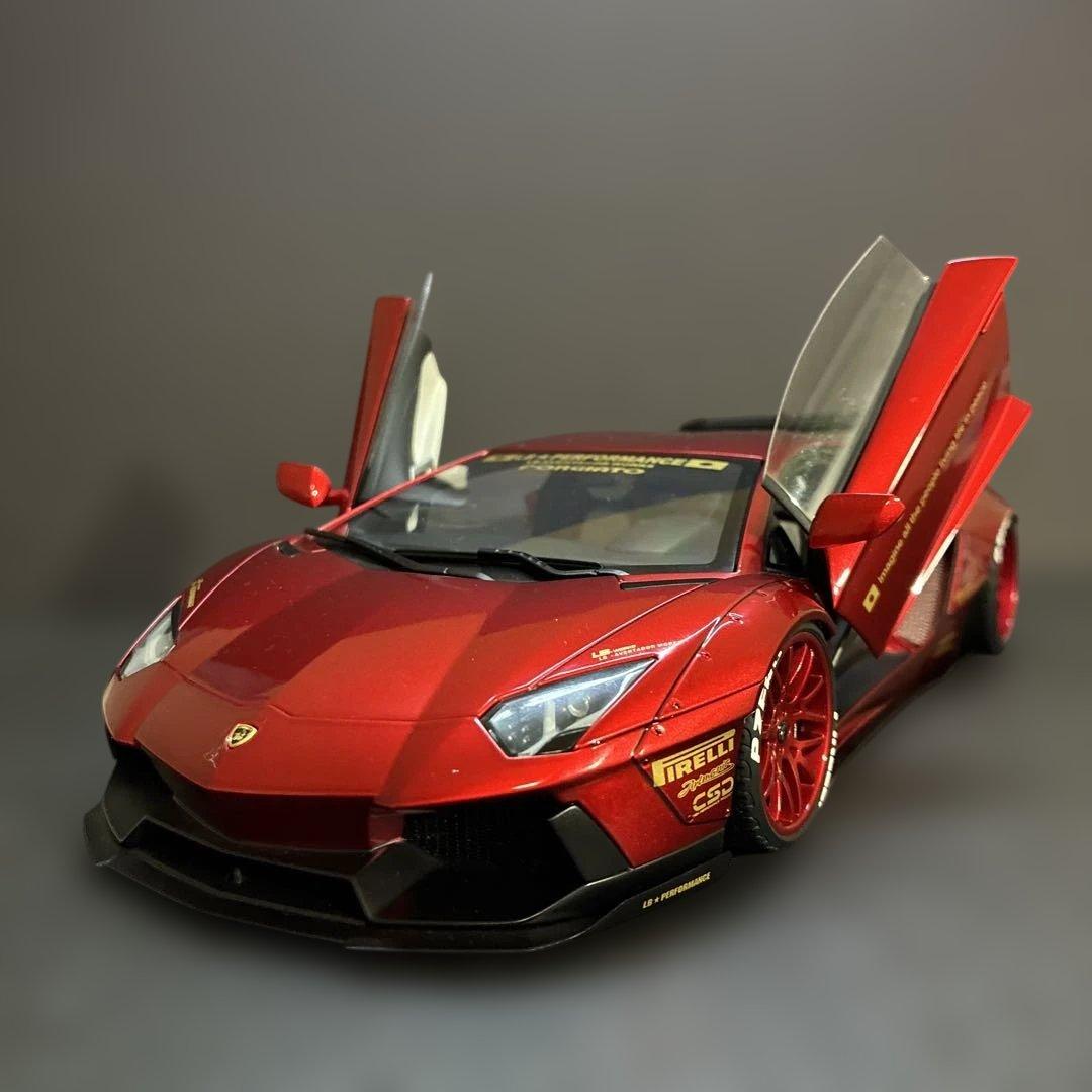 031 LBWK ランボルギーニ アヴェンタドール 1/18ミニカー