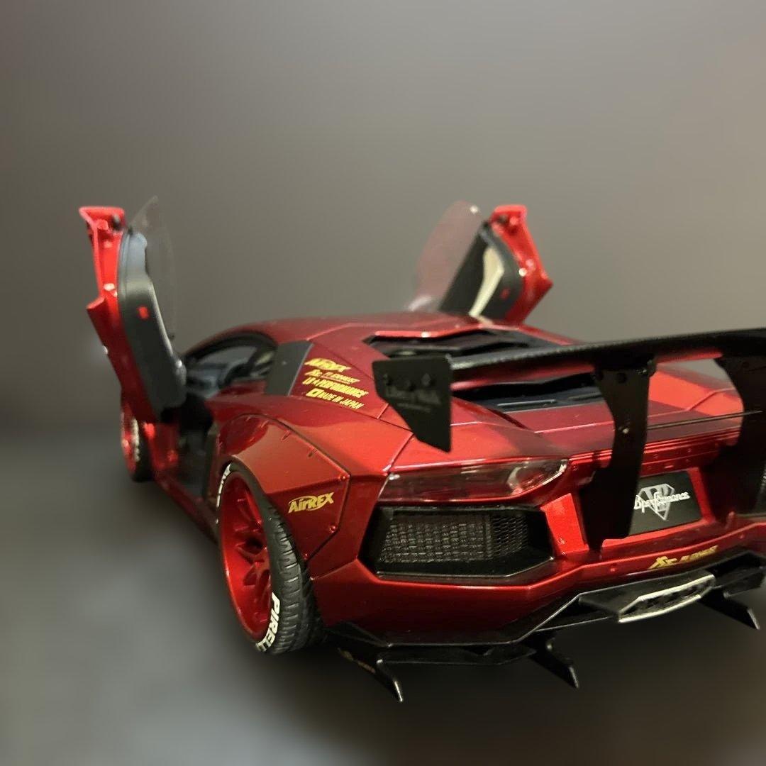 031 LBWK ランボルギーニ アヴェンタドール 1/18ミニカー
