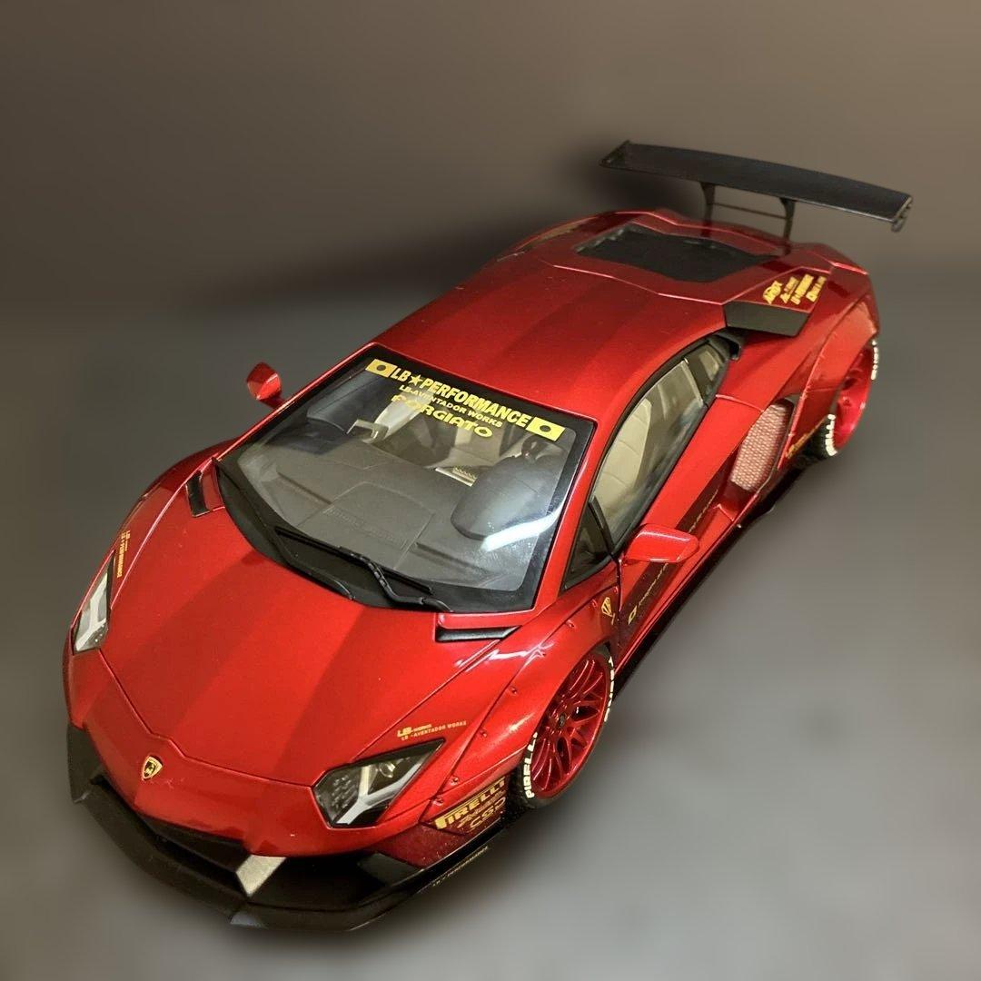 031 LBWK ランボルギーニ アヴェンタドール 1/18ミニカー