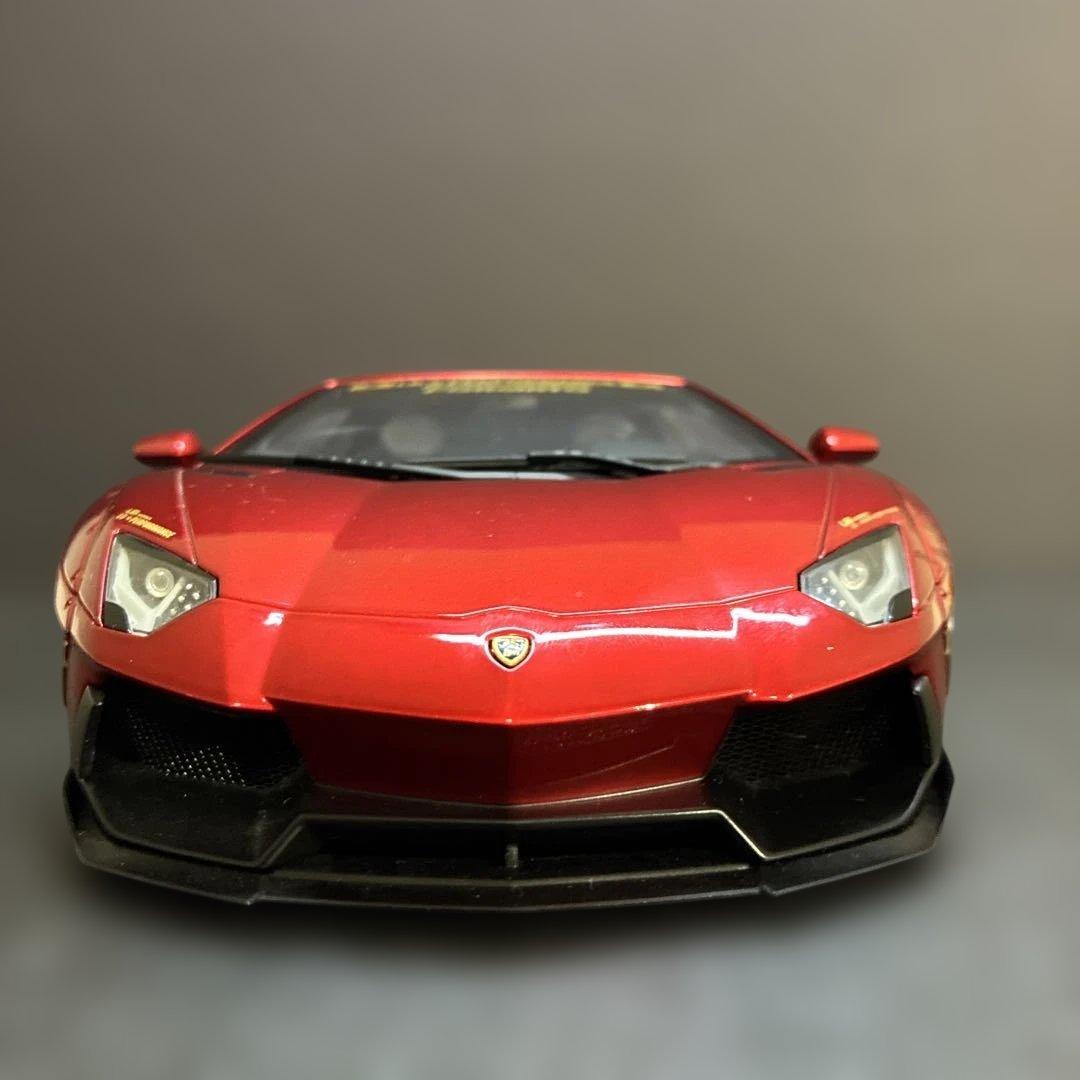 031 LBWK ランボルギーニ アヴェンタドール 1/18ミニカー