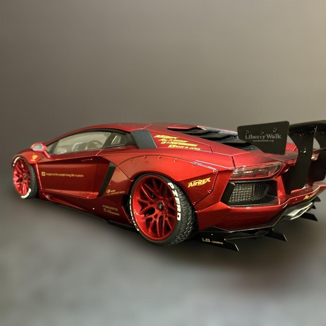 031 LBWK ランボルギーニ アヴェンタドール 1/18ミニカー