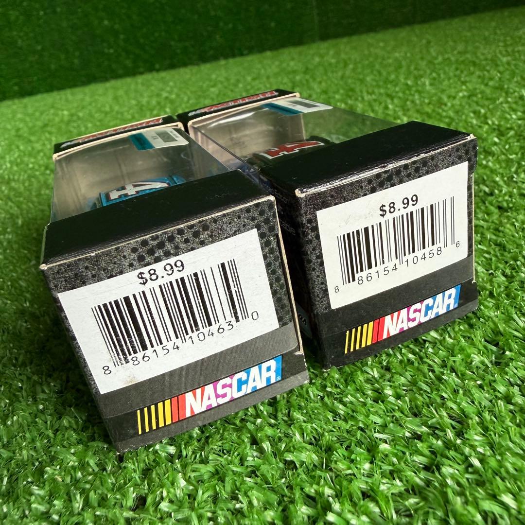 【a230-1】ナスカー ケヴィン・ハーヴィック #4 レーシングカー 計2台