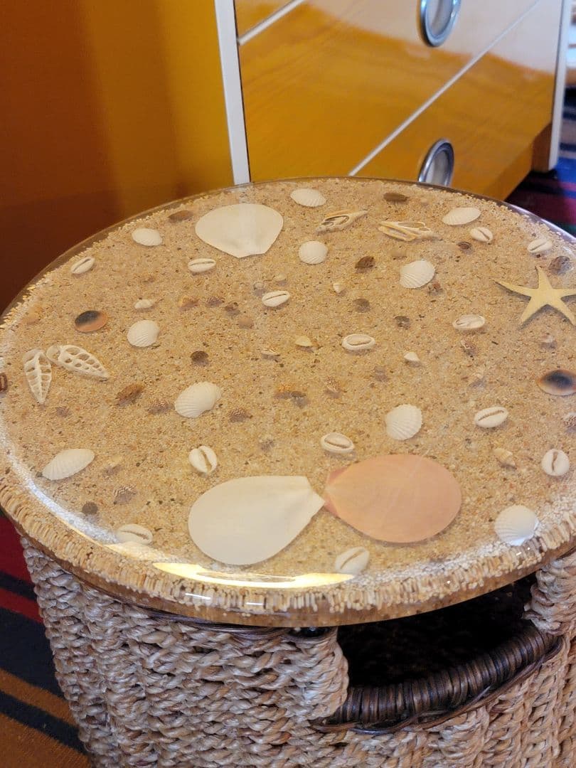 シェルトップ収納スツール　貝殻　装飾　硝子付き収納　バスケット インテリア