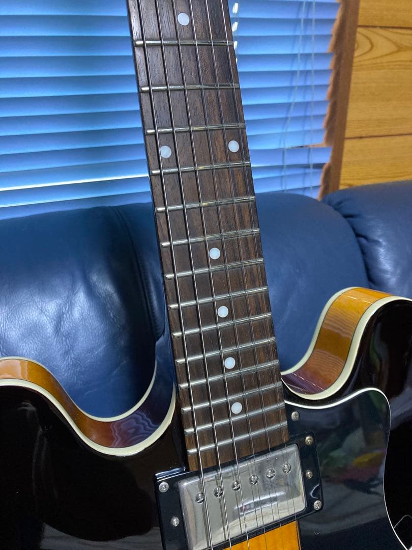 Epiphone Dotセミアコースティックギター サンバースト