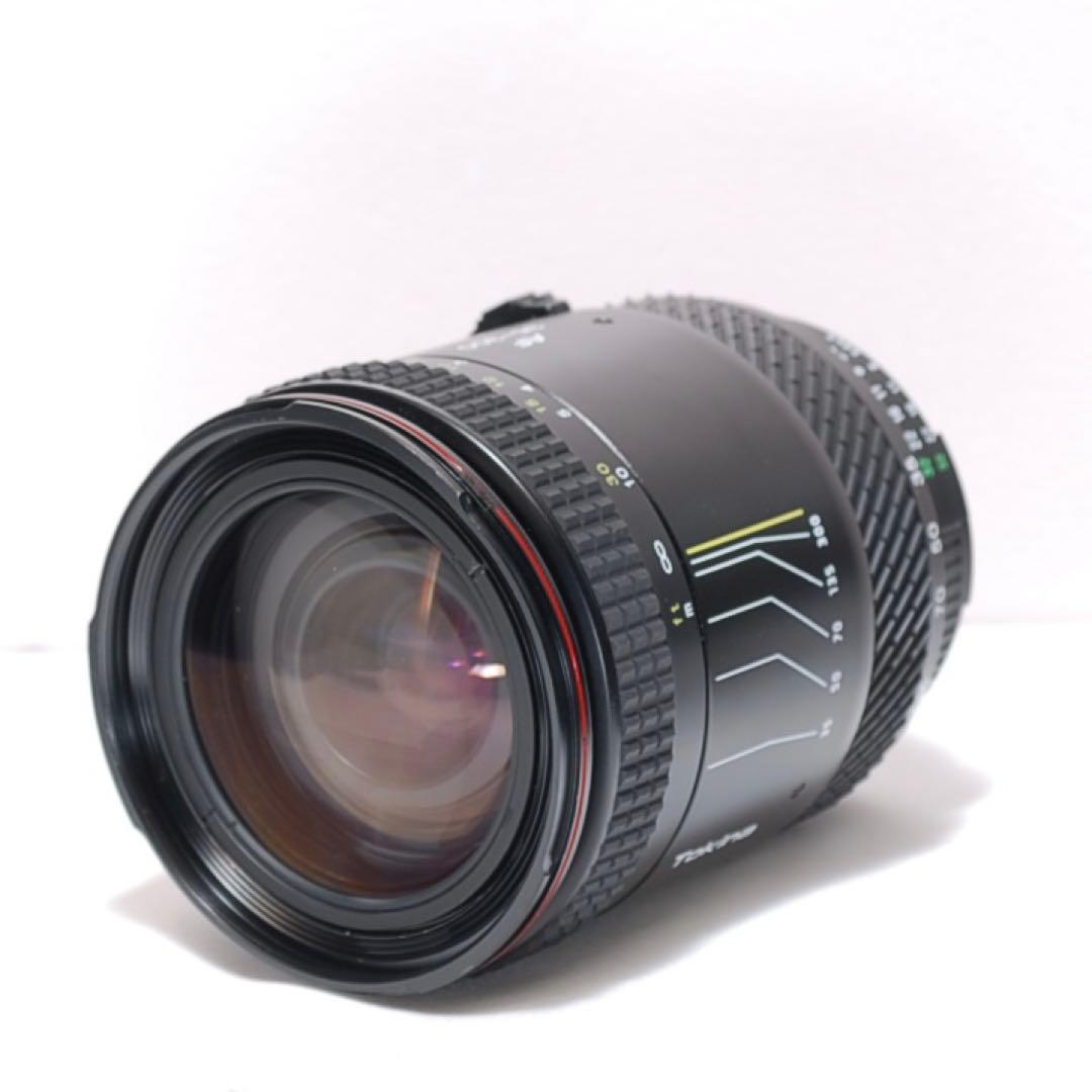 1本で近くから遠くまで✨Nikon D7000✨バッテリー２個付き✨簡単操作✨