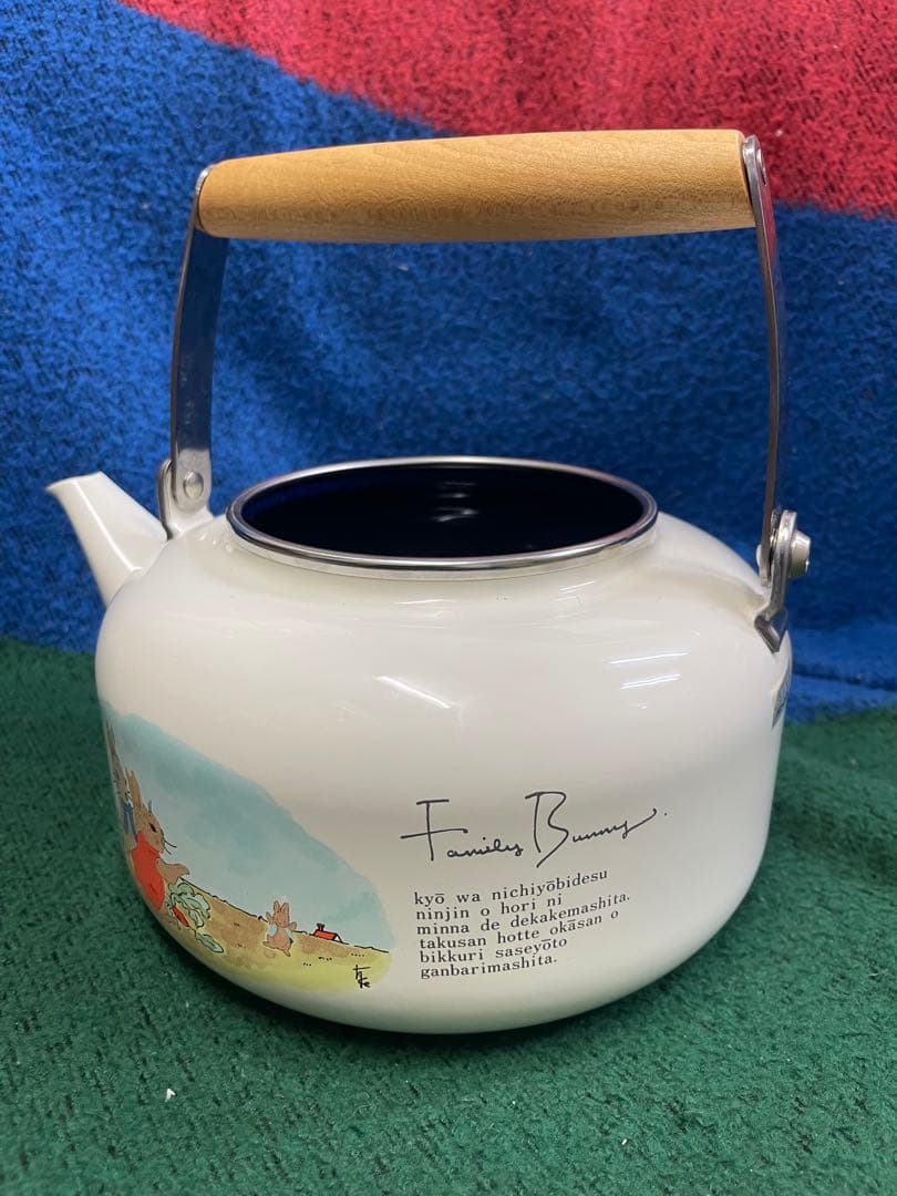 未使用 Family Bunny（ファミリーバニー）ホーローケトルです。