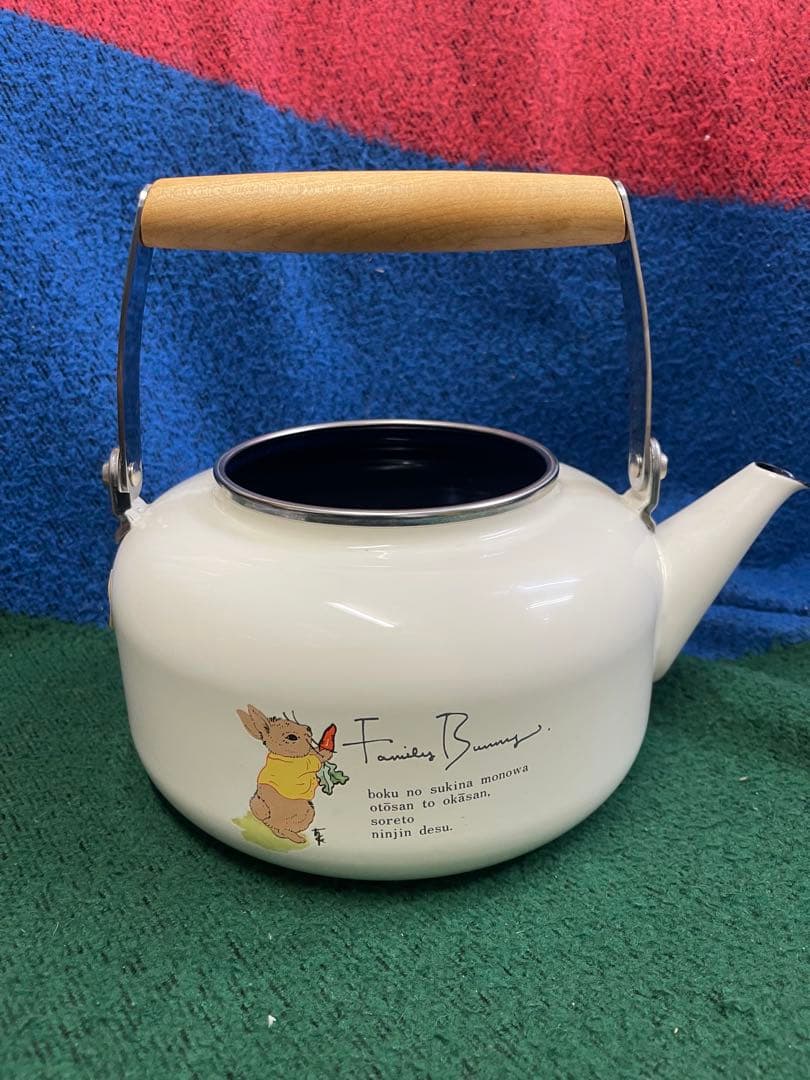 未使用 Family Bunny（ファミリーバニー）ホーローケトルです。