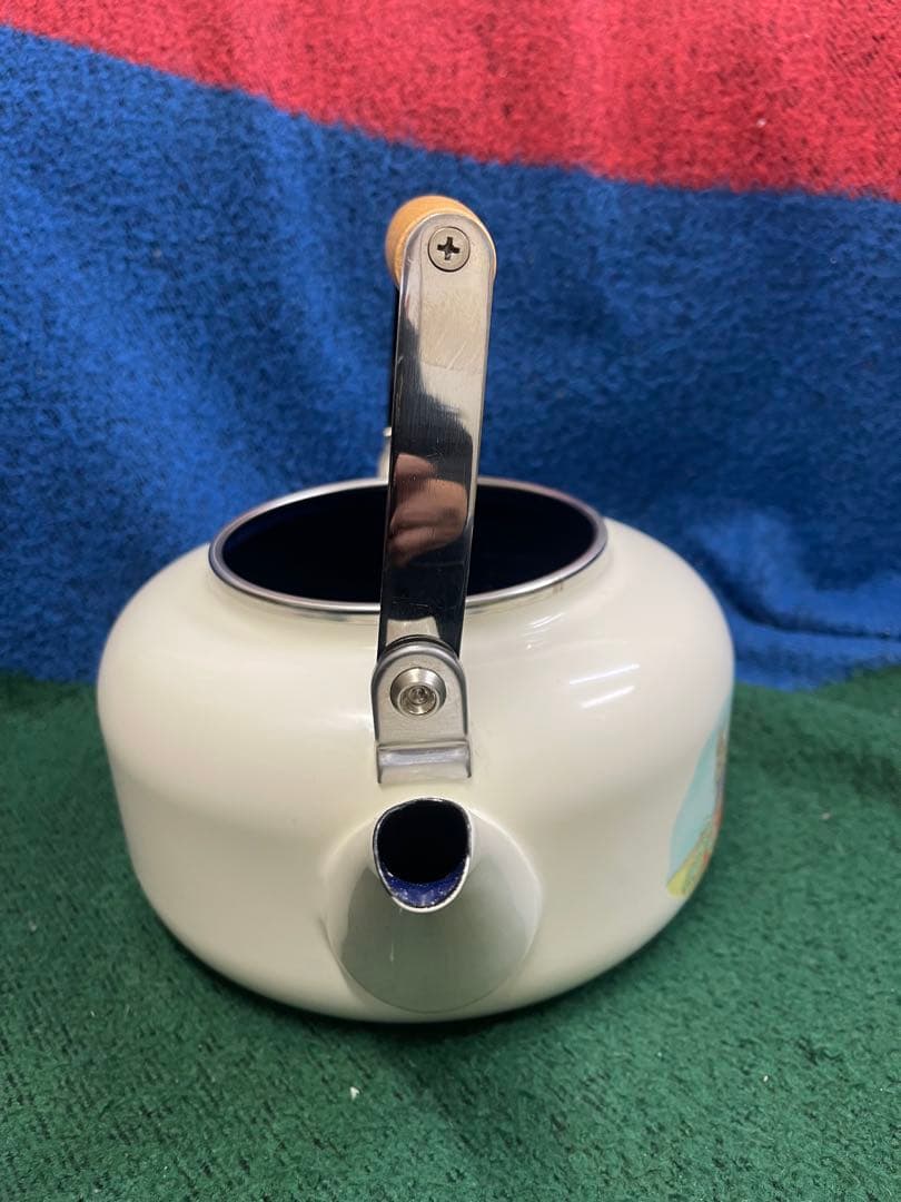 未使用 Family Bunny（ファミリーバニー）ホーローケトルです。