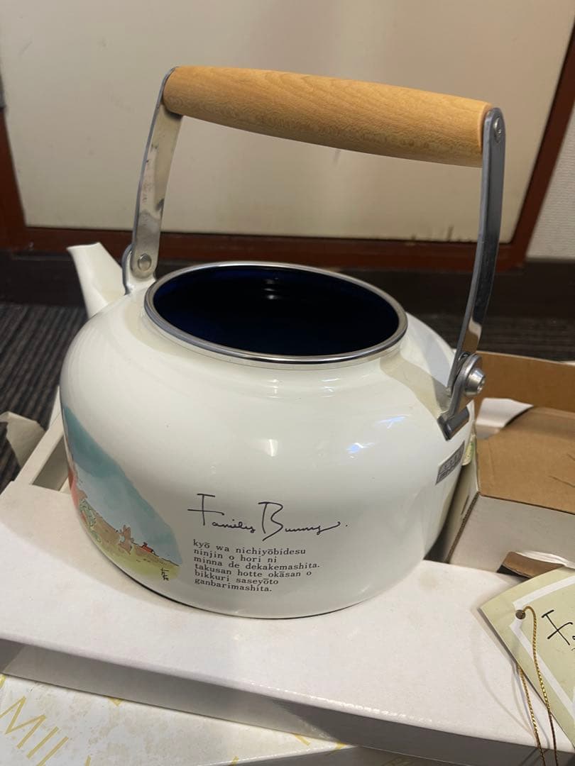 未使用 Family Bunny（ファミリーバニー）ホーローケトルです。