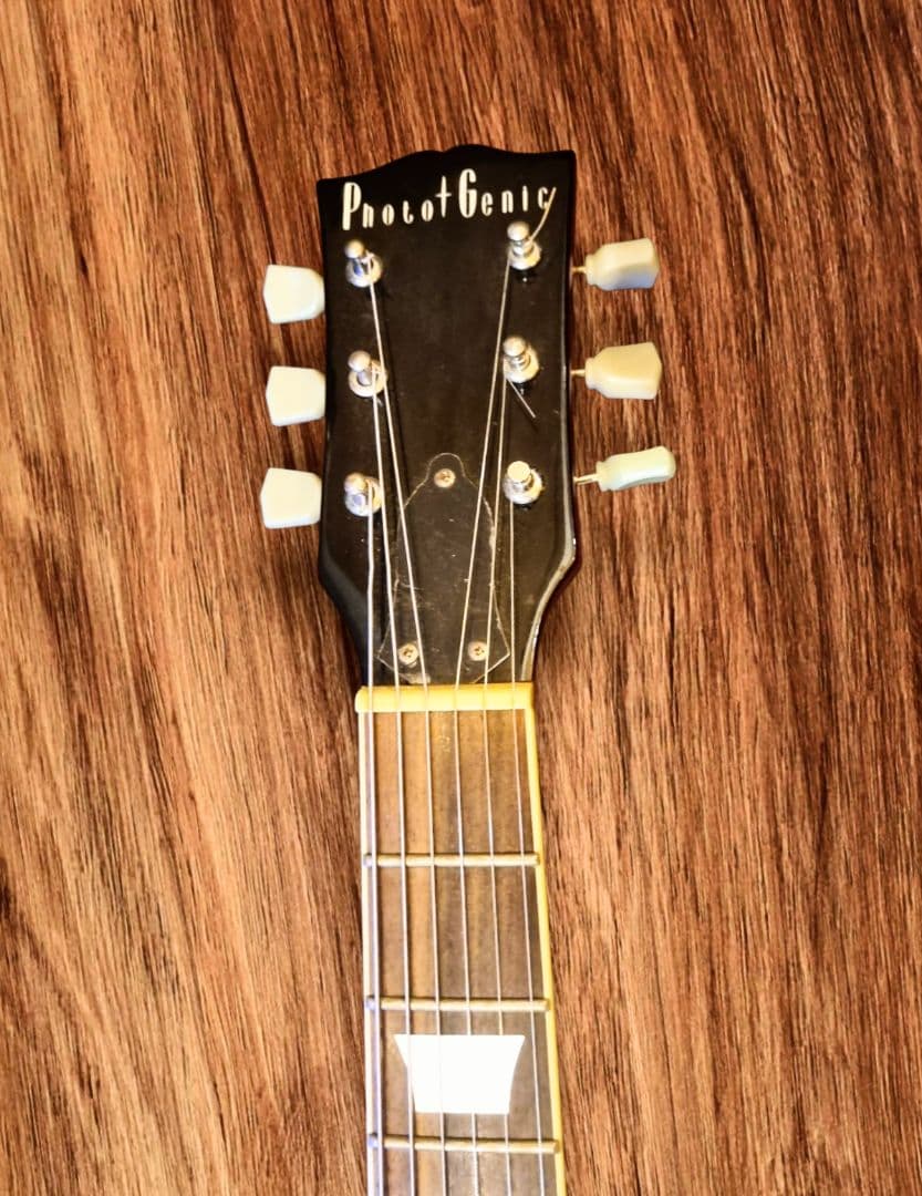 フォトジェニック のレスポールタイプ 美品 エレキギター