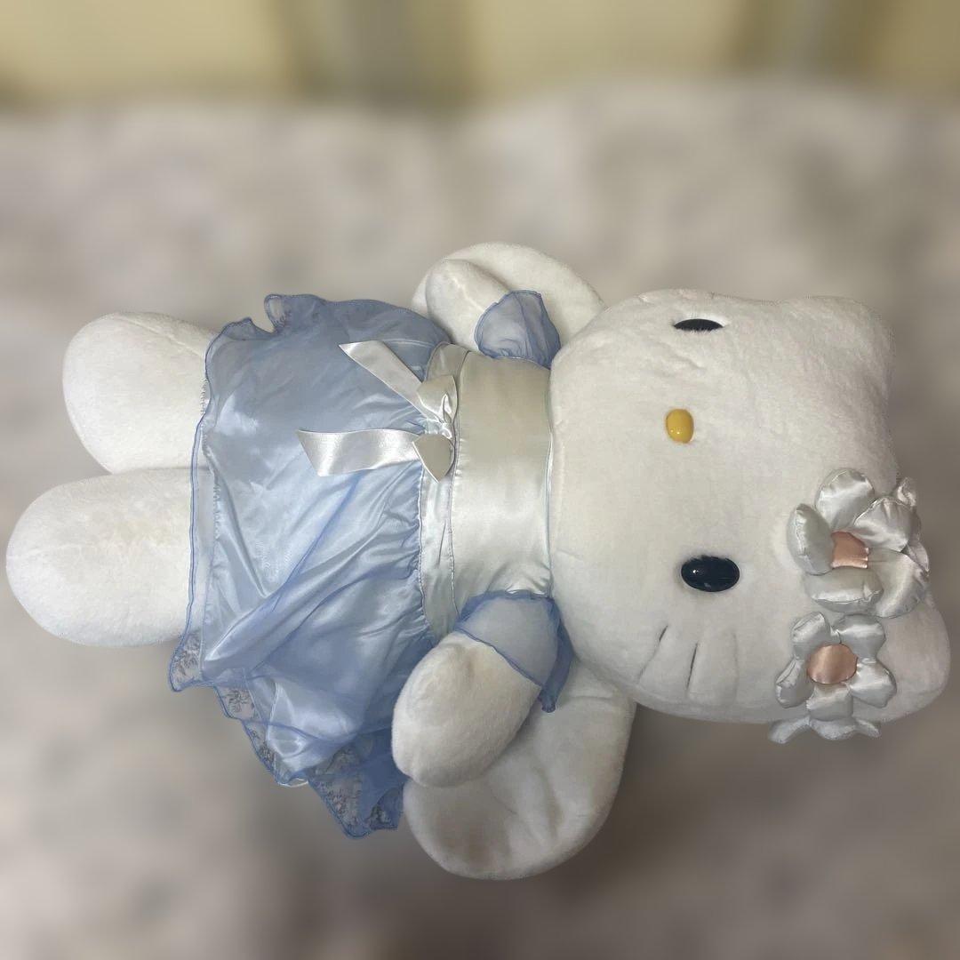 激レア！　タグ付き　天使のキティちゃん　特大ぬいぐるみ　ふわふわの羽
