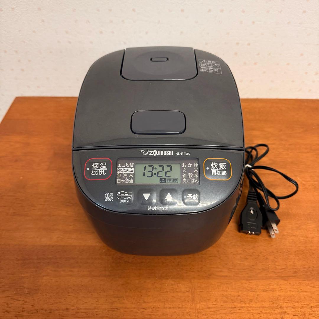 ● 極美品 象印 マイコン炊飯ジャー 3合 NL-BE05-HZ