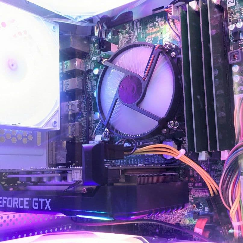 新品白ケース GTX1660SUPER RGBファン搭載 自作ゲーミングPC