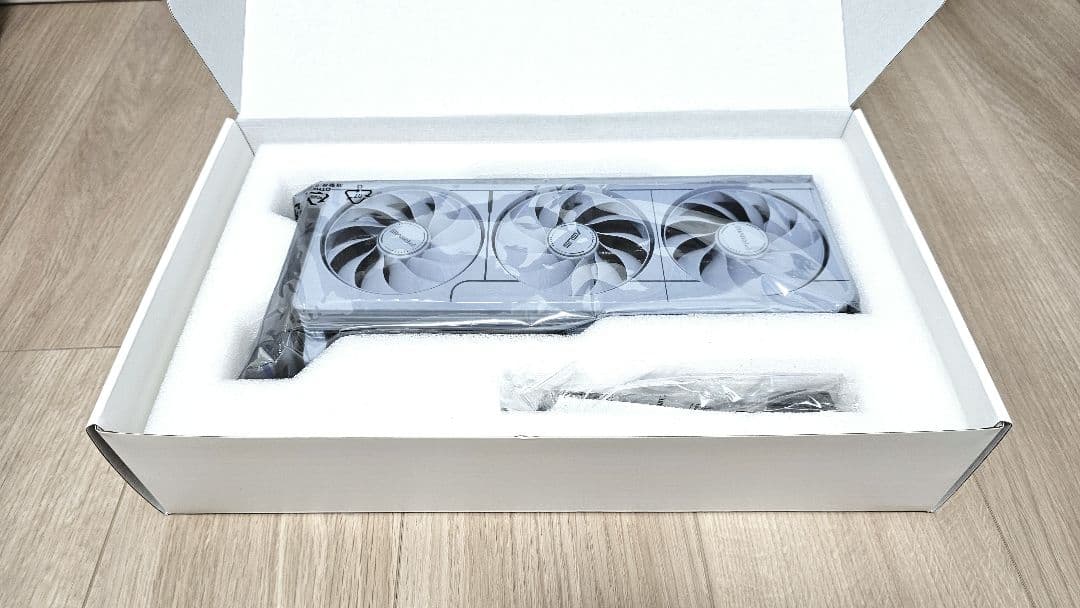【保証有】【未使用開封済】ASUS GeForce RTX 5070