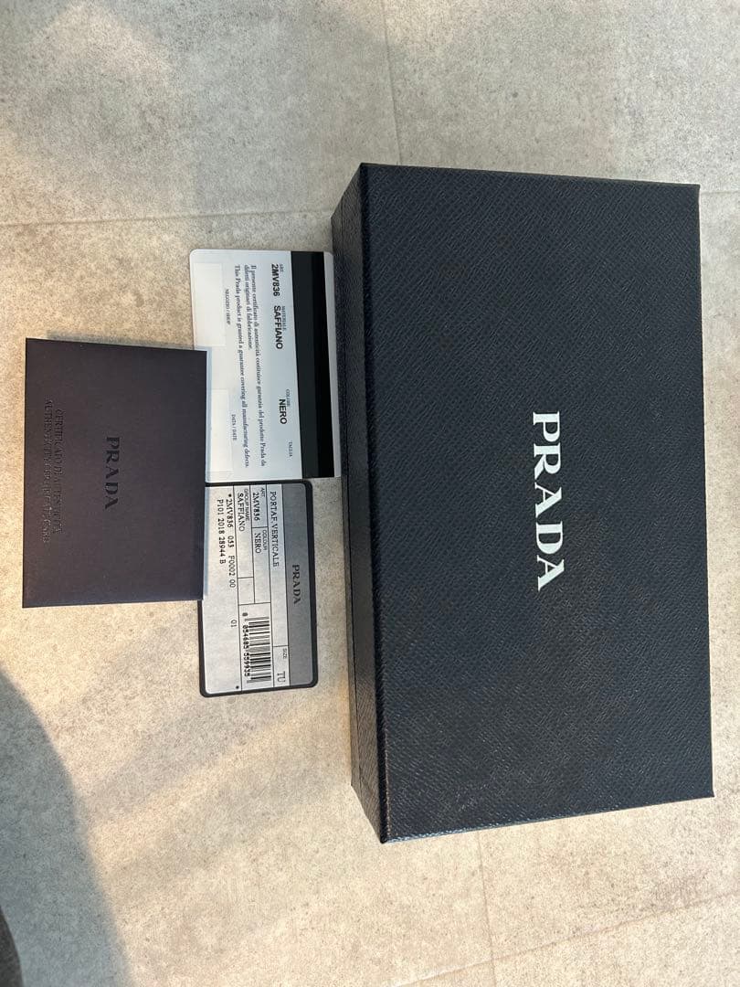 PRADA SAFFIANO 財布 黒