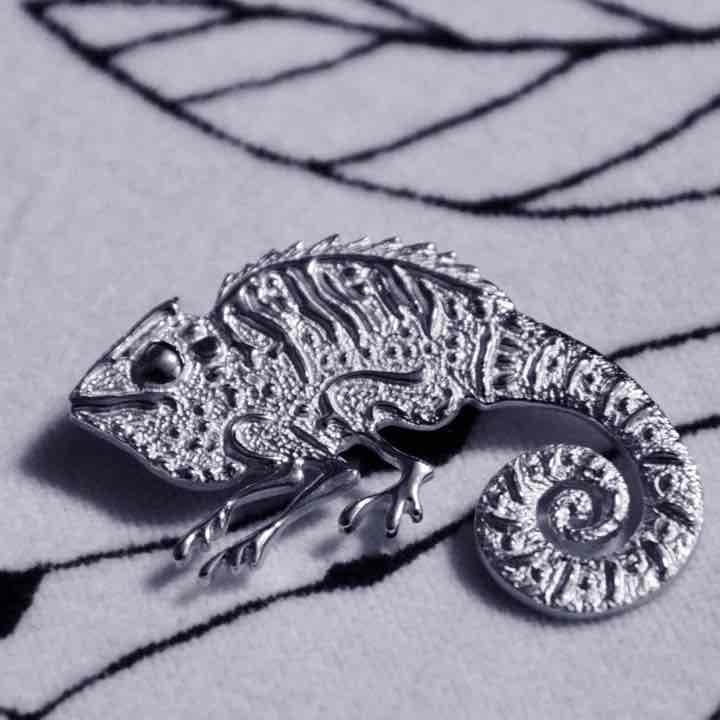 ハンドメイド　カメレオン　ブローチ　シルバー925