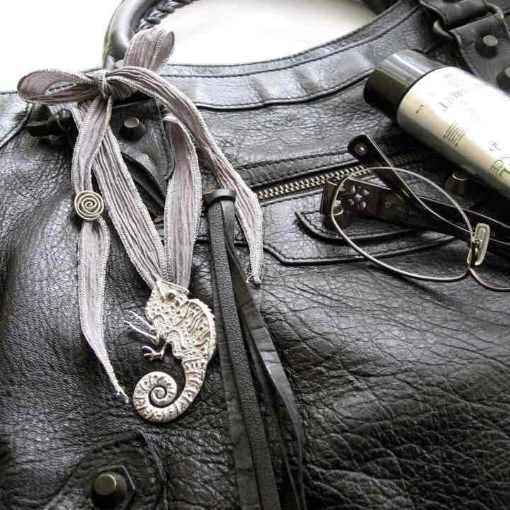 ハンドメイド　カメレオン　ブローチ　シルバー925