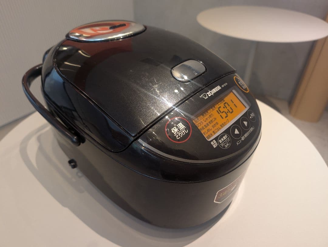 炊飯器 10号炊き Zojirushi NP-ZX18 黒