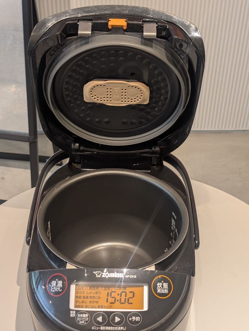 炊飯器 10号炊き Zojirushi NP-ZX18 黒
