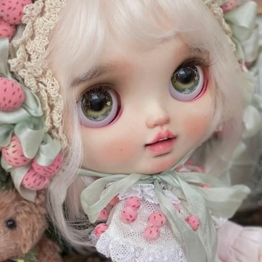 カスタムブライス 海外作家様 かわいい キラキラ いちごちゃん