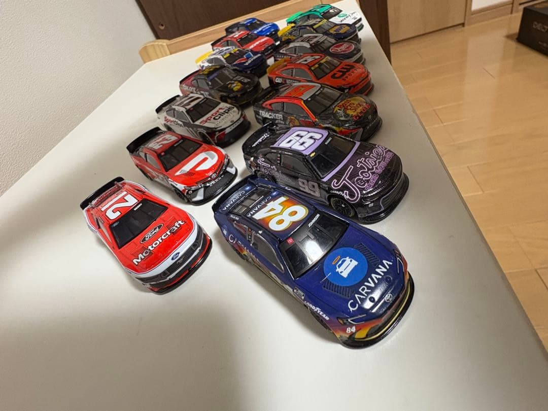 (値下げ交渉可能)NASCAR ライオネルレーシング 1/64 14台セット