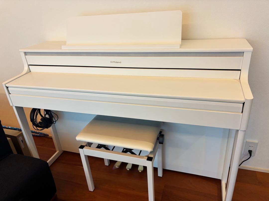 【愛媛中予限定】Roland HP704-WH ホワイト デジタルピアノ