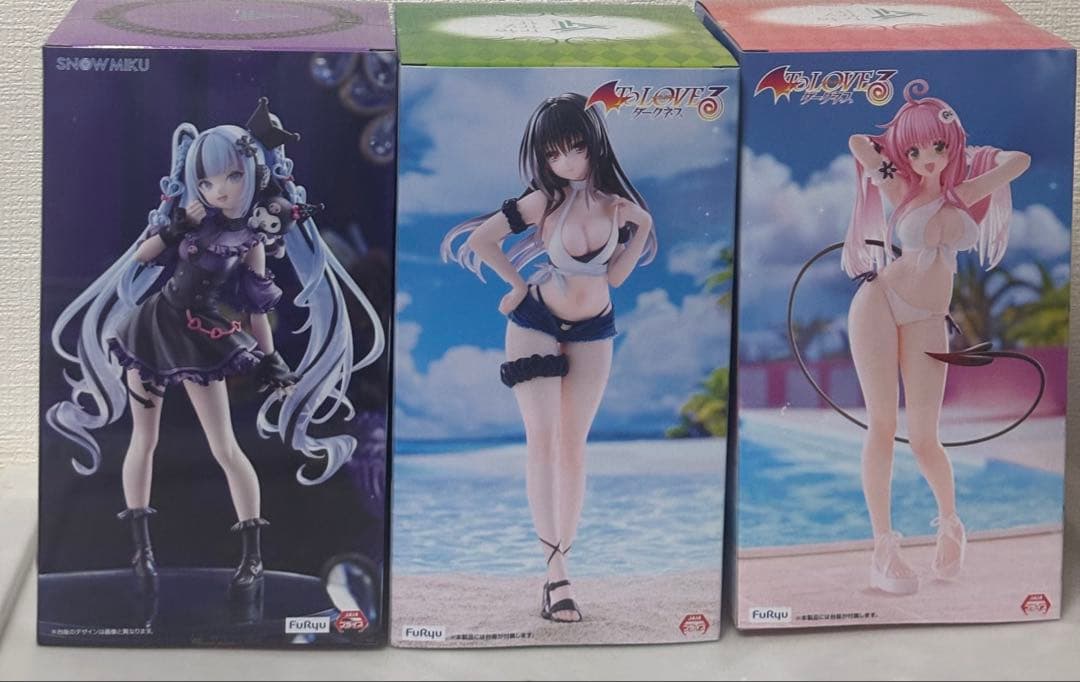 初音ミク 雪ミク×クロミ、ToLOVEるダークネス 古手川唯、ララ フィギュア